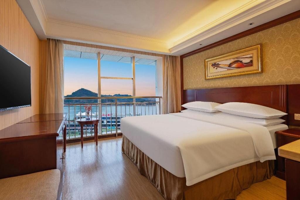 Yichang Vienna Hotel Wanda Branch Exterior foto