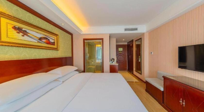 Yichang Vienna Hotel Wanda Branch Exterior foto