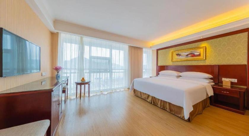 Yichang Vienna Hotel Wanda Branch Exterior foto